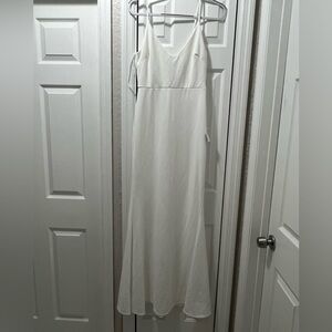 NWT Lulus Maxi dress white. Size small
